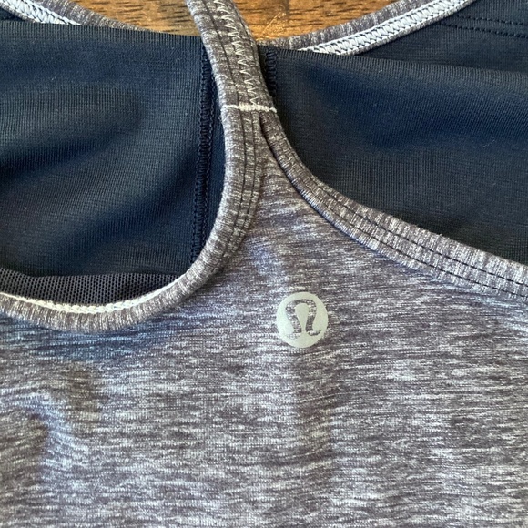 Lululemon Tank Top Women's 2 Gray Power Y Built In Brass Workout Flow - Picture 3 of 8